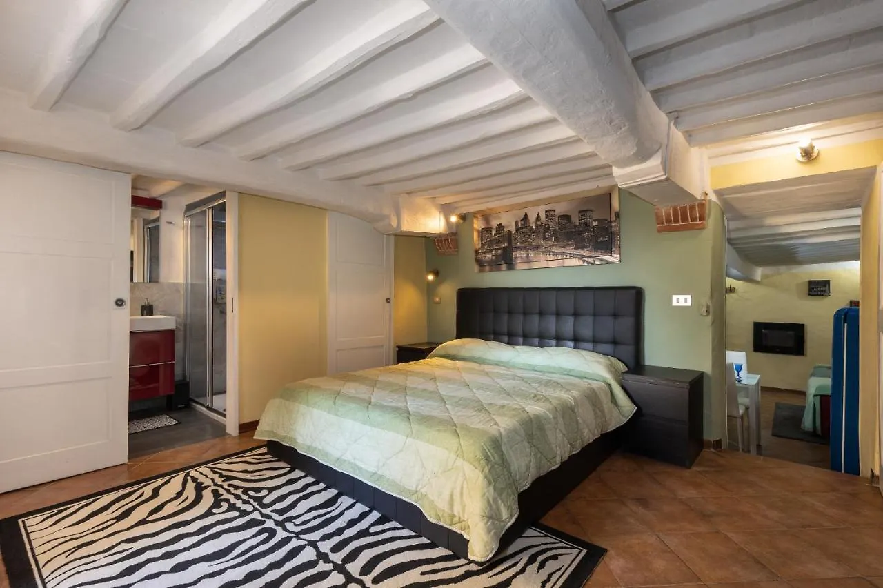 Altido Stylish Flat For 4 With Balcony, Perfect Centre Apartment Siena