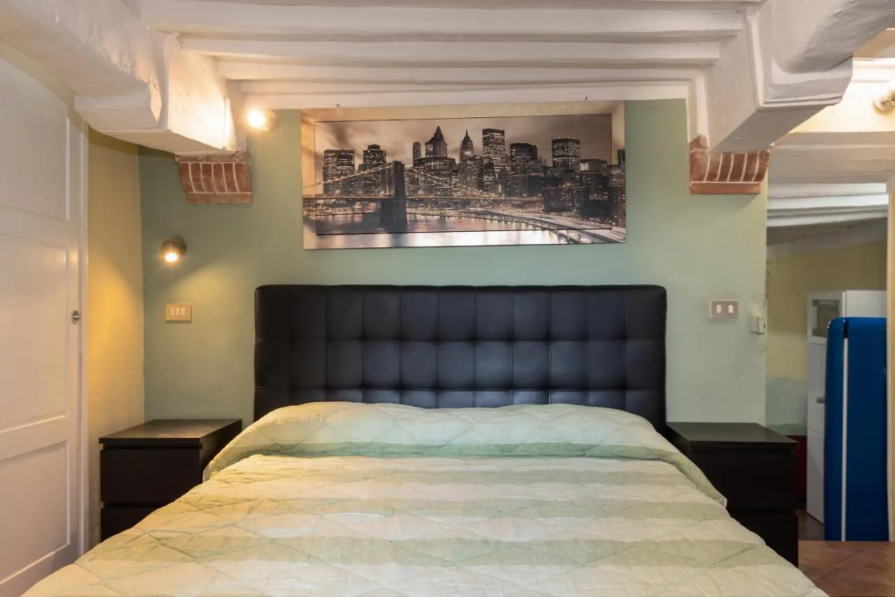 Altido Stylish Flat For 4 With Balcony, Perfect Centre Apartment Siena