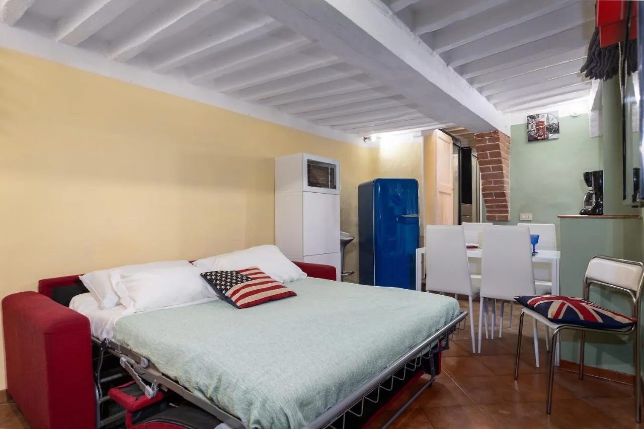 Altido Stylish Flat For 4 With Balcony, Perfect Centre Apartment Siena