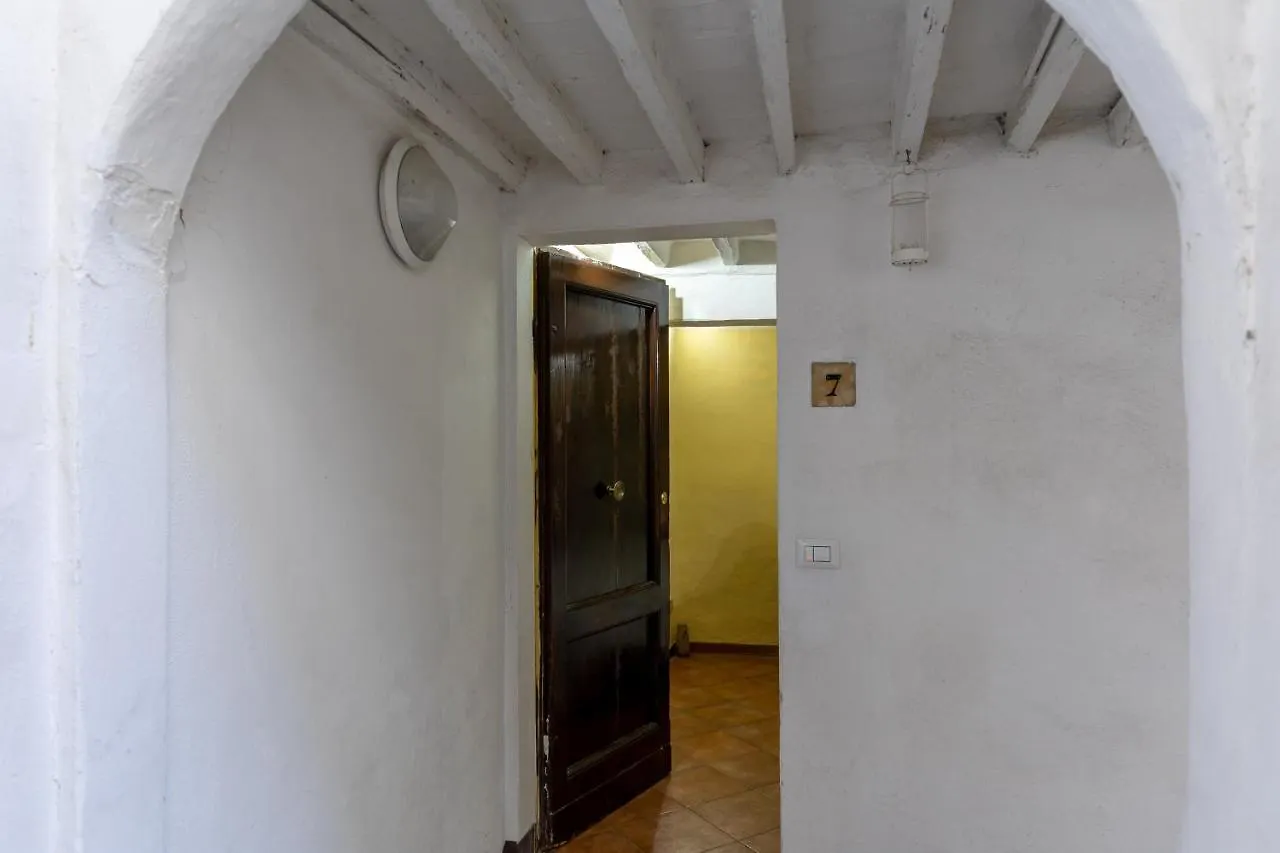 Altido Stylish Flat For 4 With Balcony, Perfect Centre Apartment Siena